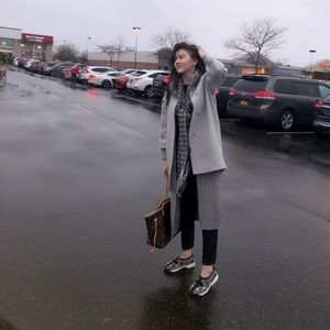 Meet your Posher, Dina